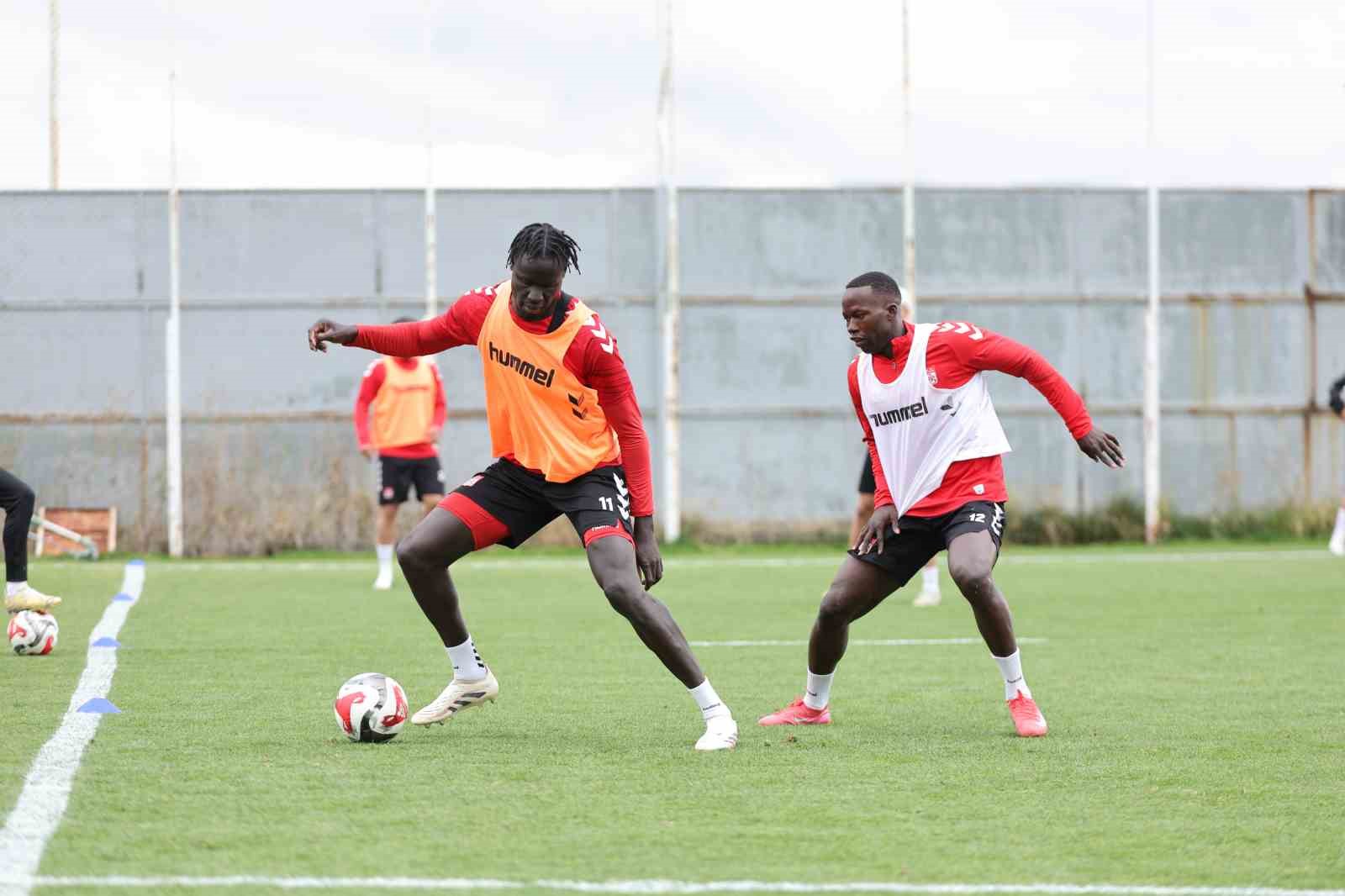 sivasspor teknik direktorsuz calisti 2 2rK9VyXC