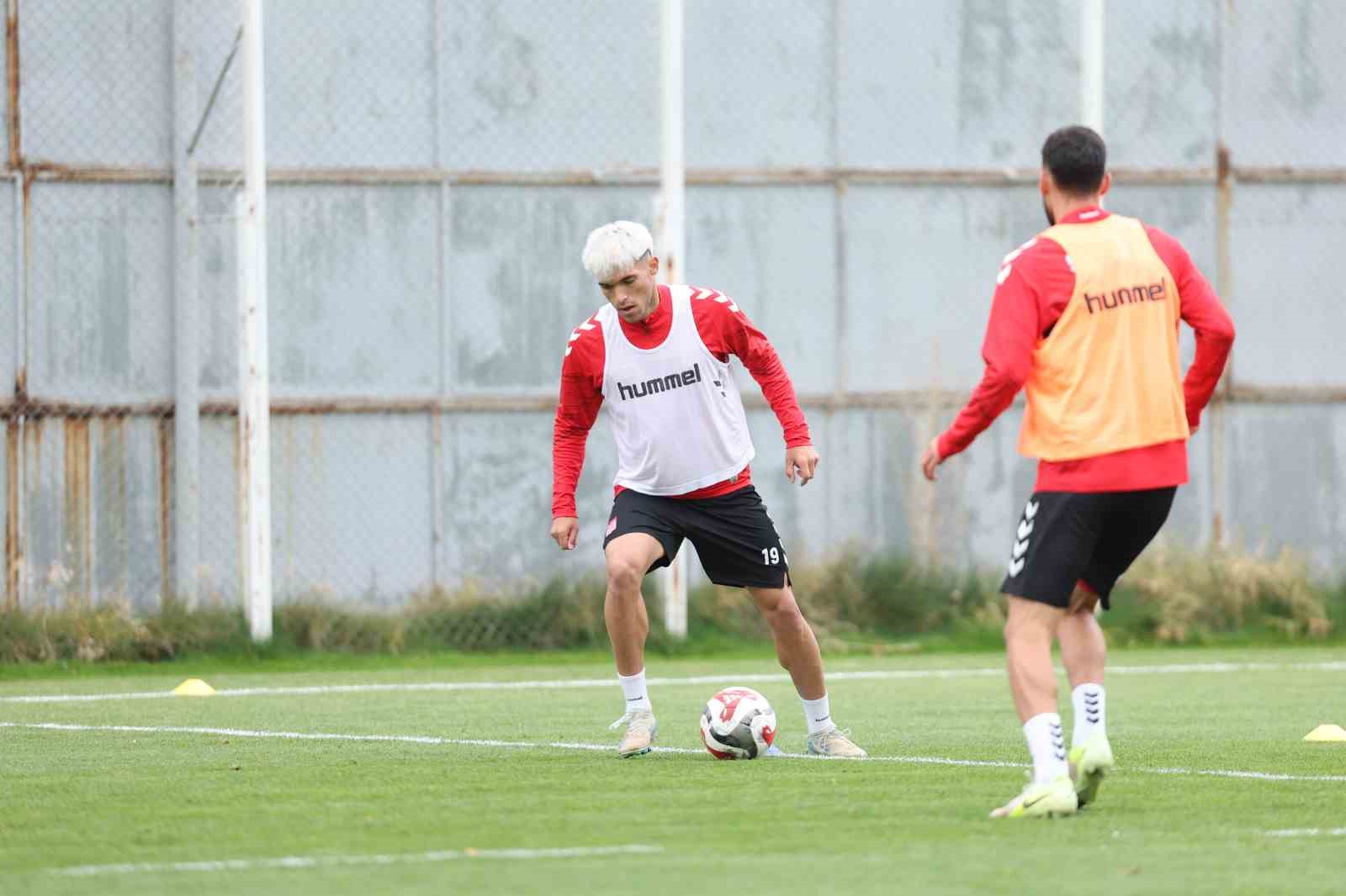 sivasspor teknik direktorsuz calisti 3 CbMeH8QO