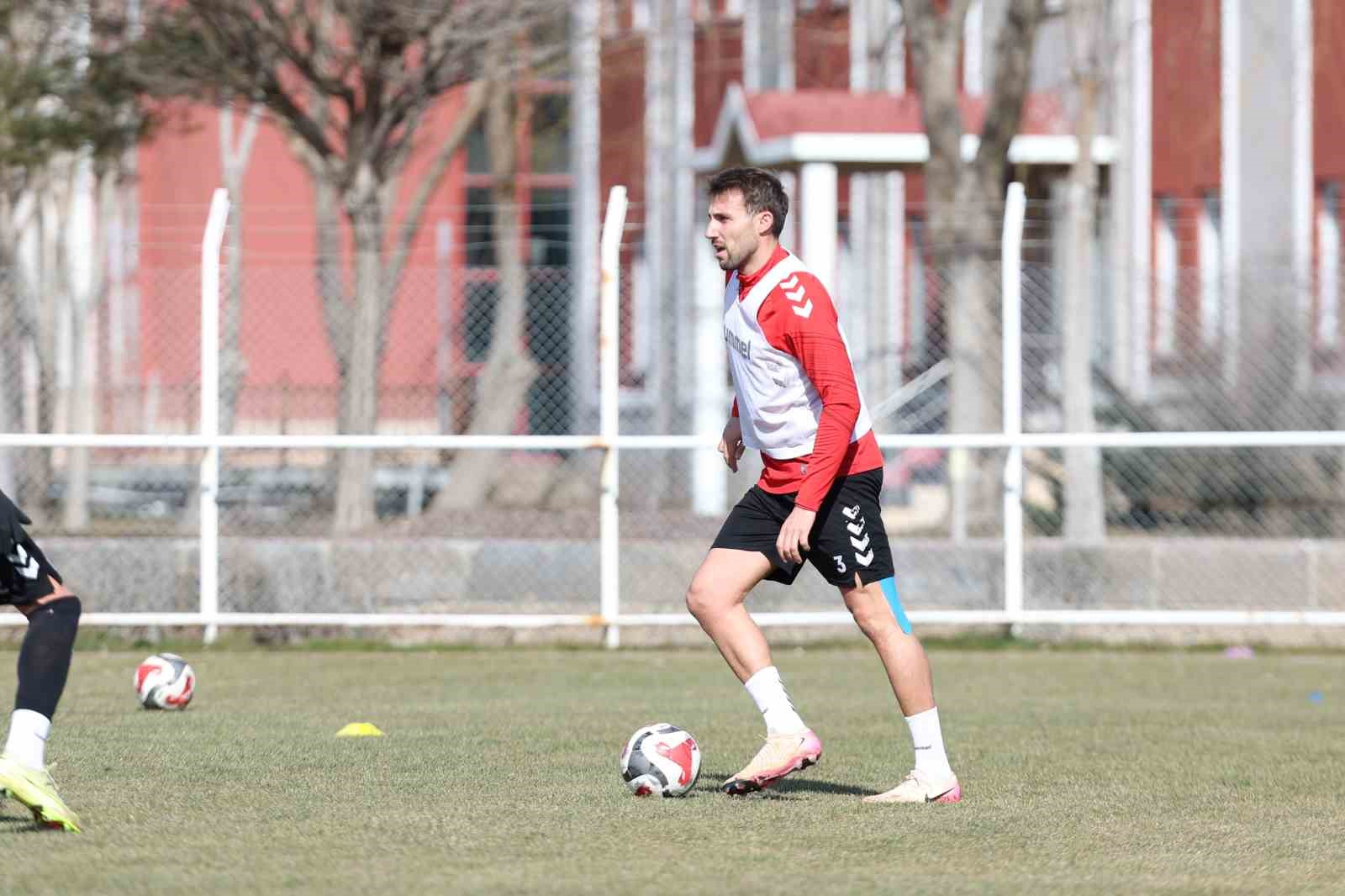 sivassporda adana demirspor maci hazirliklari basladi 1 uYjtSQYX