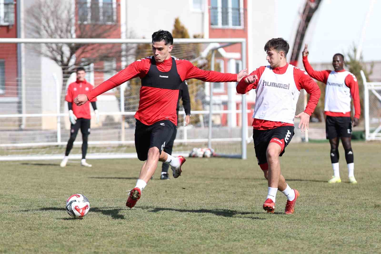 sivassporda adana demirspor maci hazirliklari basladi 5 UXQ9QlFD
