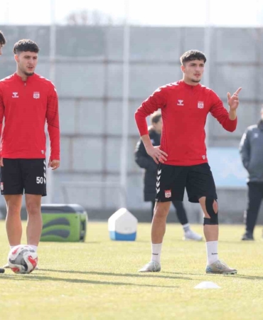 sivassporda-aliaga-fk-maci-hazirliklari-basladi-kF3Ypiya.jpg