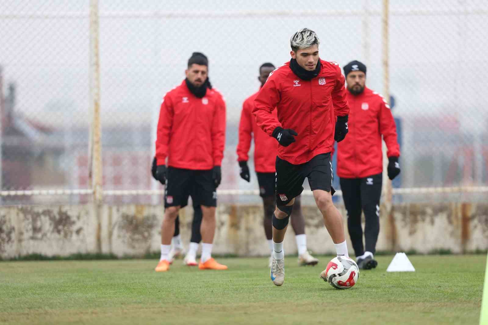 sivassporda bandirma maci hazirliklari suruyor 0 Put1NyEa