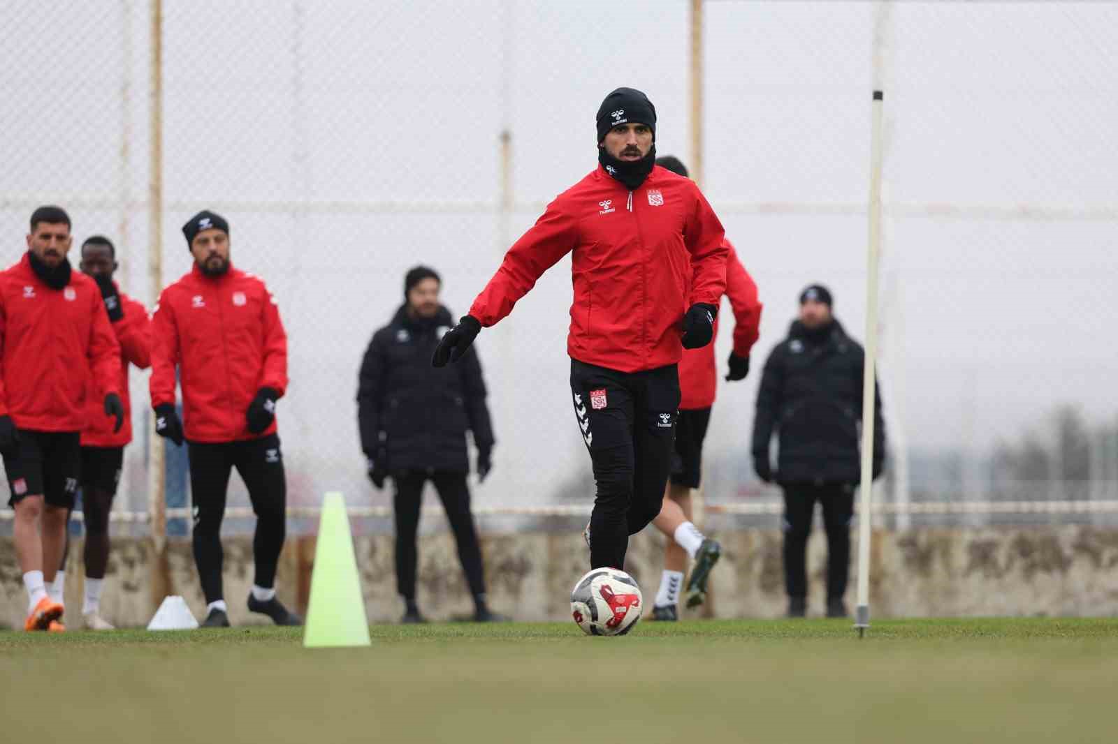 sivassporda bandirma maci hazirliklari suruyor 1 RfS6vKGz