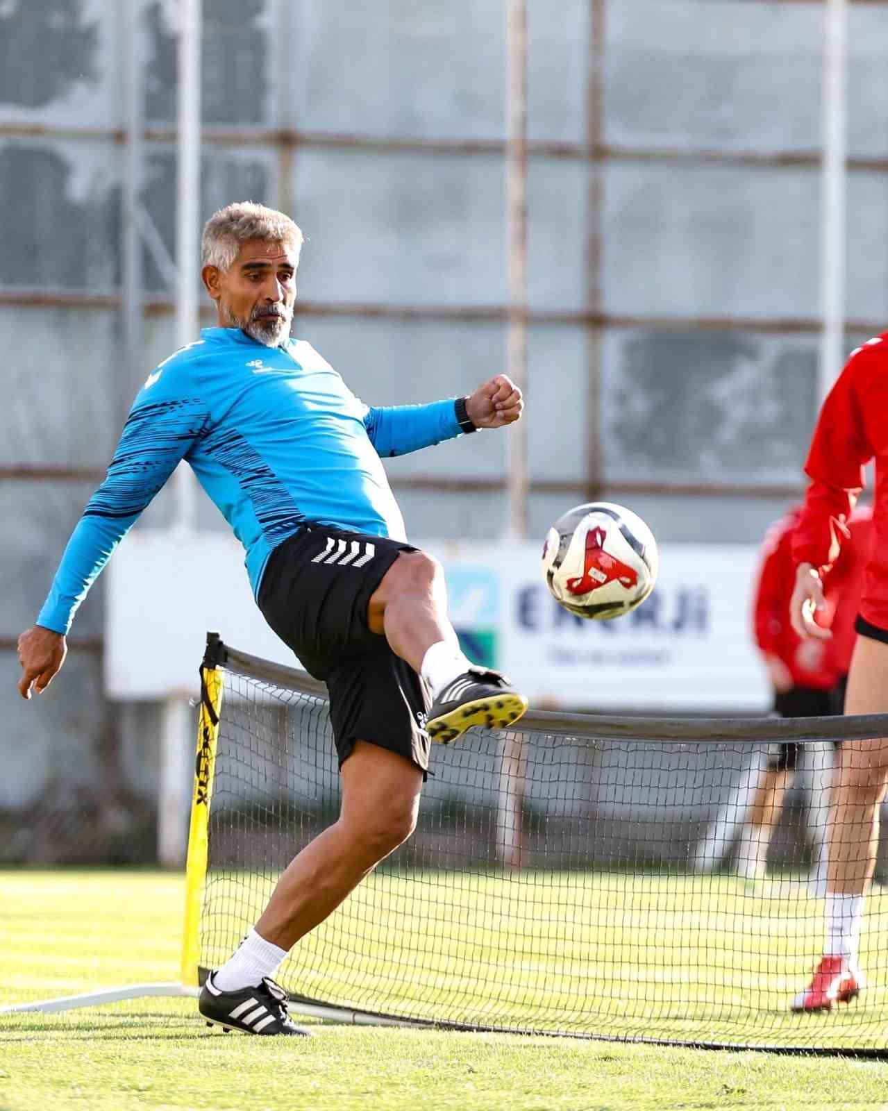 sivassporda bandirmaspor maci hazirliklari basladi 2 NzgksS3a