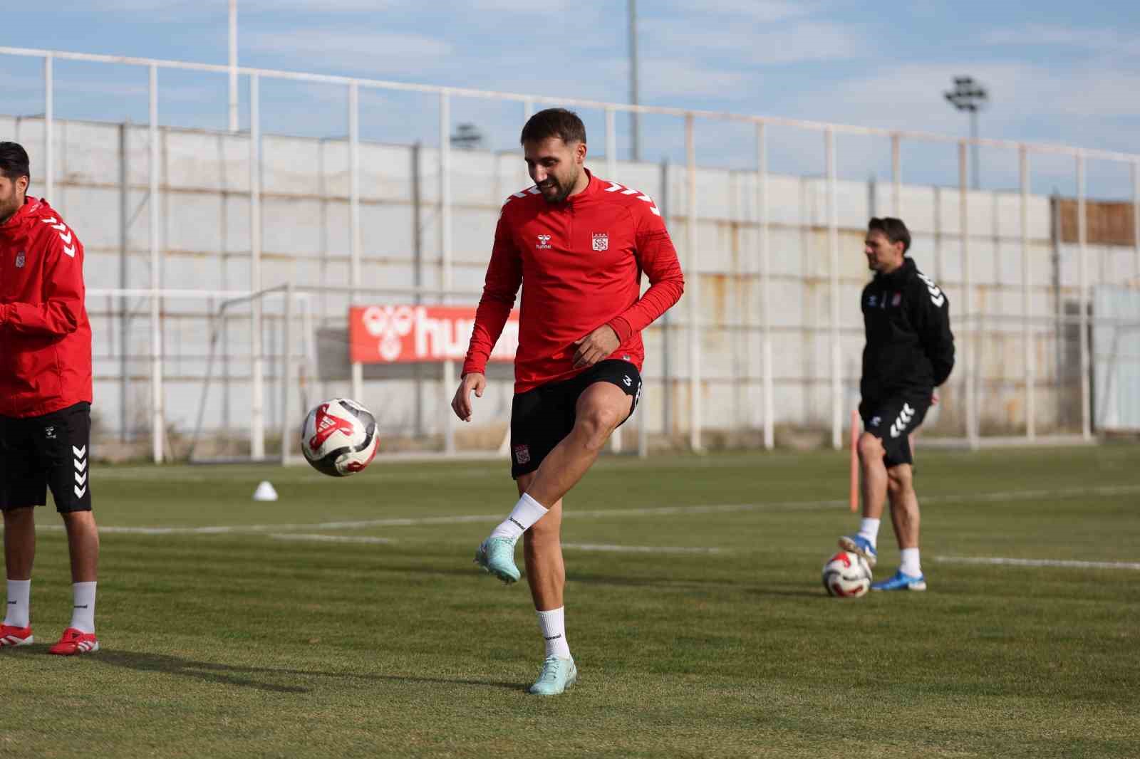 Sivasspor’da Bolu hazırlıkları sürüyor 4 sivassporda bolu hazirliklari suruyor 0 mSyDiRh9