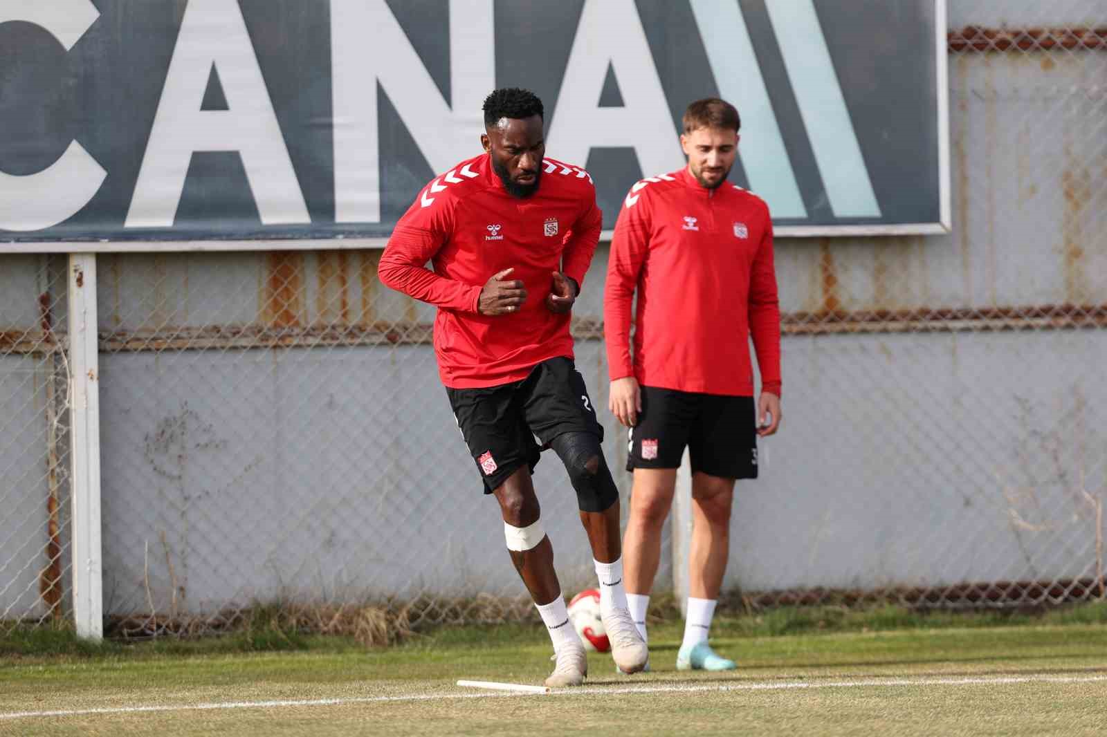 Sivasspor’da Bolu hazırlıkları sürüyor 5 sivassporda bolu hazirliklari suruyor 1 XLS3sNtE