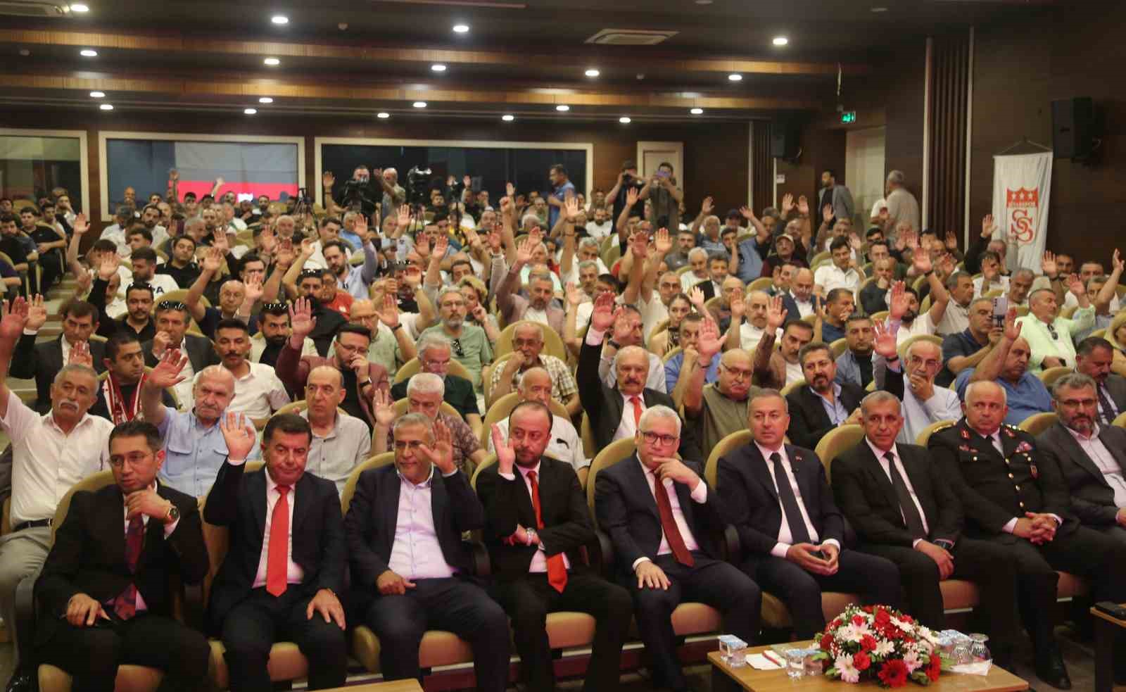 sivassporda burak ozcoban yeniden baskan secildi 4 1IaA9FVH