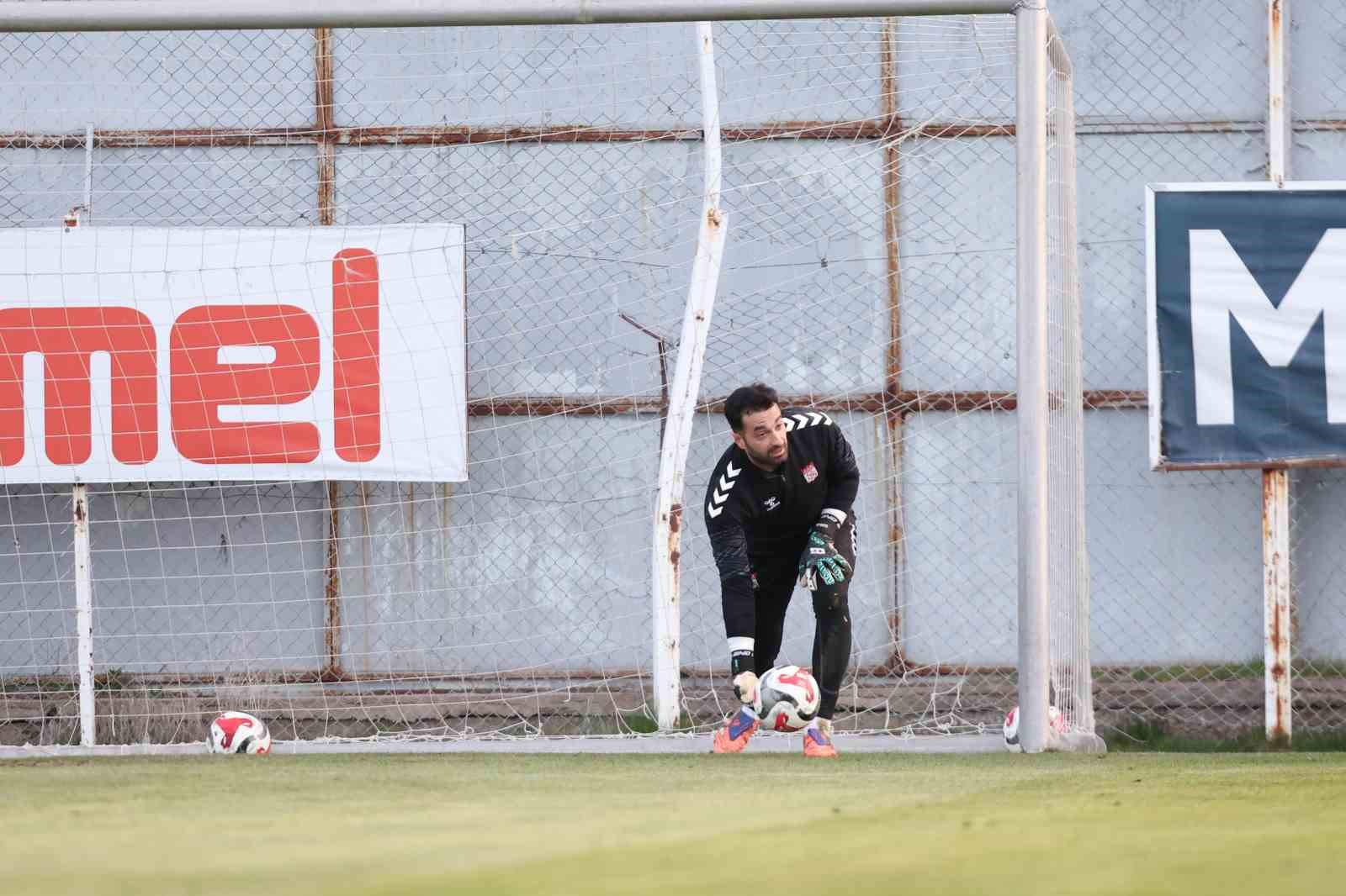 sivassporda corum fk hazirliklari basladi 4 lBcm9VyL
