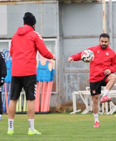 sivassporda-erokspor-maci-hazirliklari-suruyor-MLOygpra.jpg
