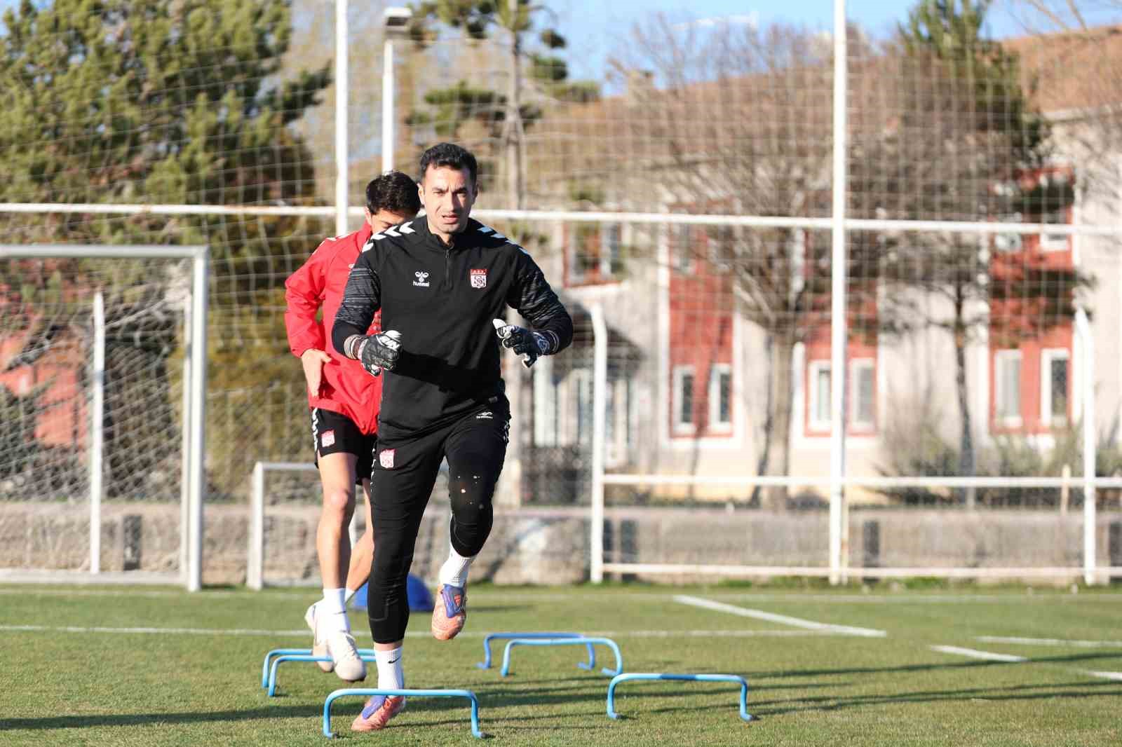 sivassporda esenler erokspor hazirliklari basladi 1 Nn5f7mhS