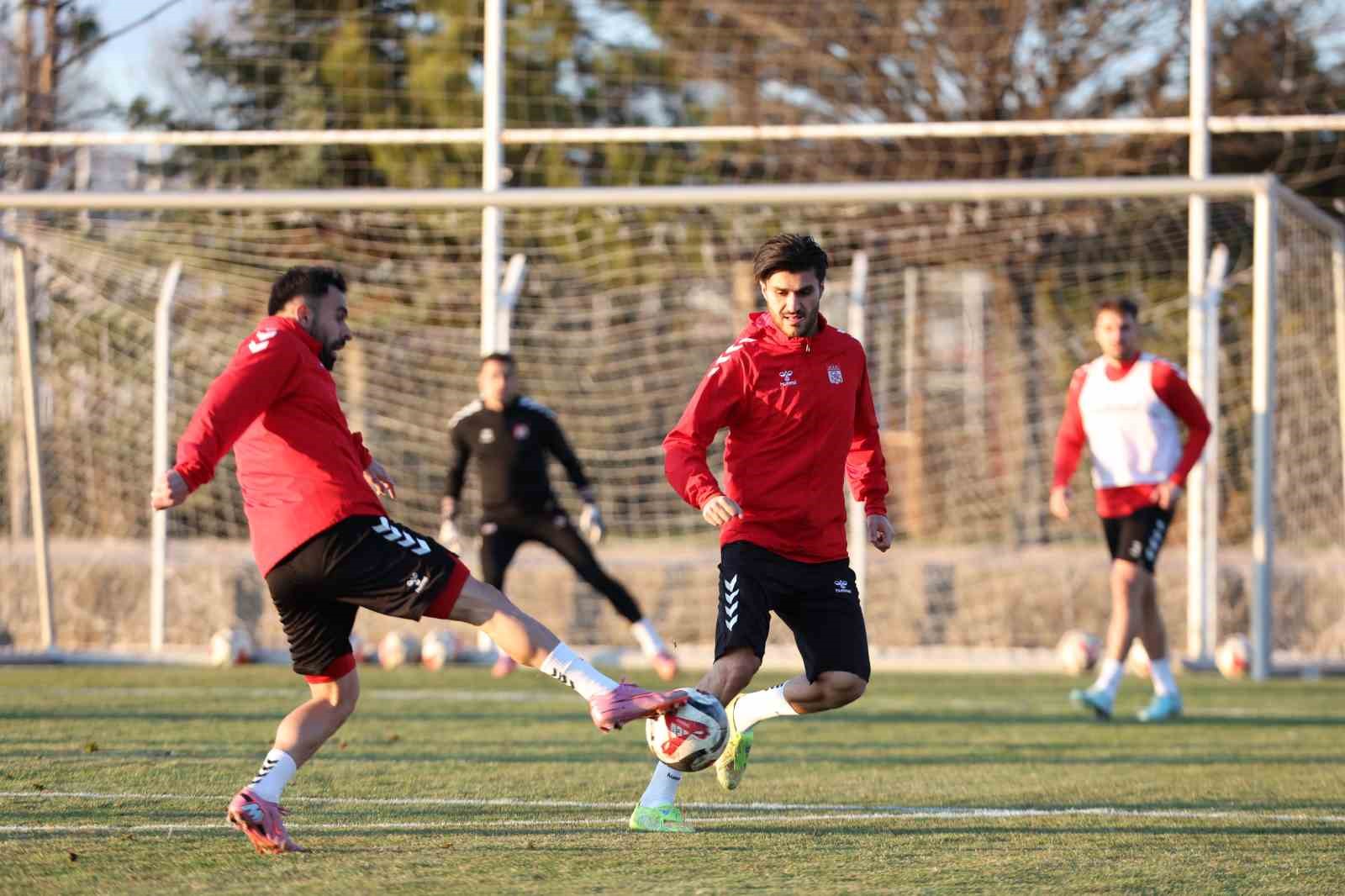 sivassporda esenler erokspor hazirliklari basladi 3 vVlAMUFn