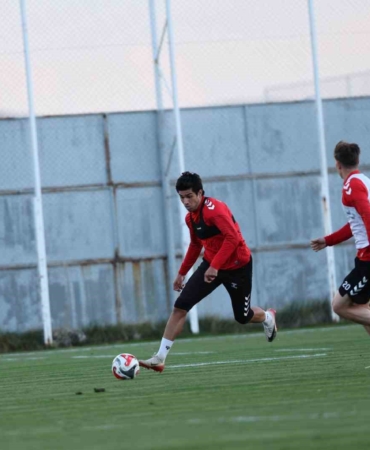 sivassporda-esenler-erokspor-maci-hazirliklari-basladi-S5GQJYRE.jpg