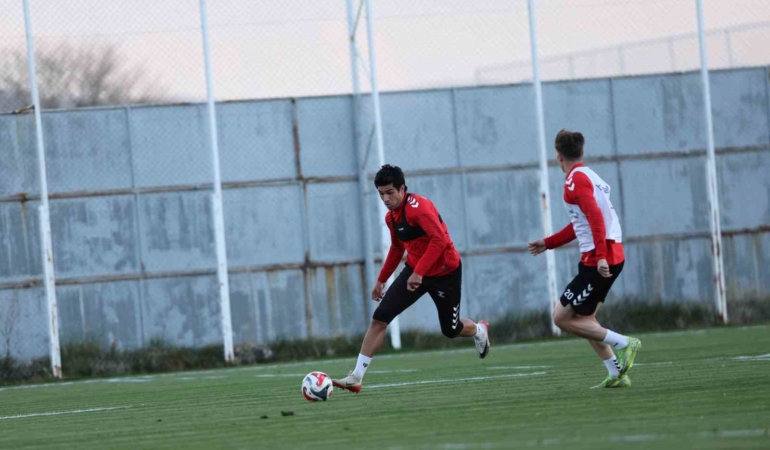sivassporda-esenler-erokspor-maci-hazirliklari-basladi-S5GQJYRE.jpg