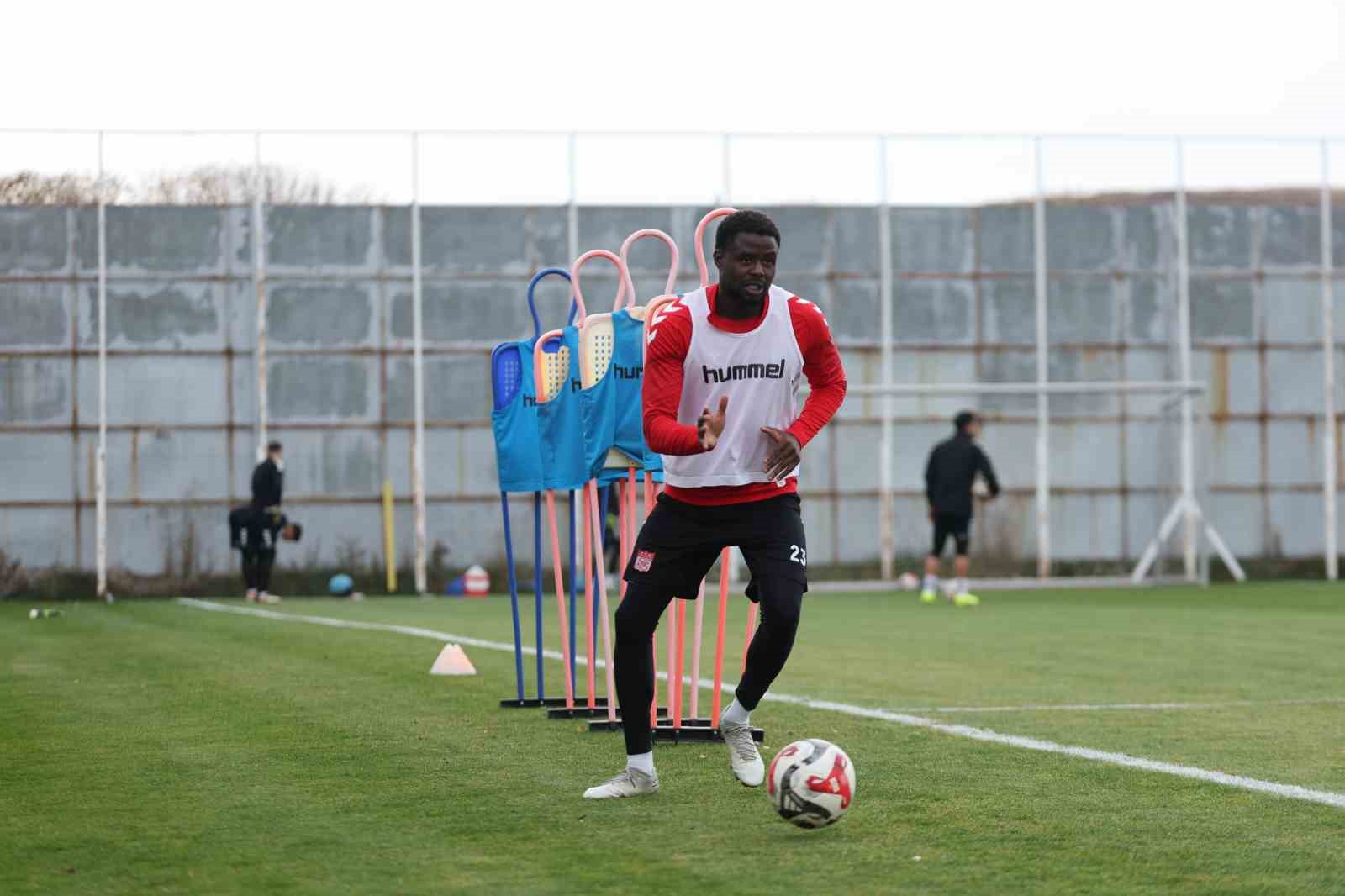 Sivasspor’da, Esenler Erokspor maçı hazırlıkları sürüyor 6 sivassporda esenler erokspor maci hazirliklari suruyor 2 vy6YpH47