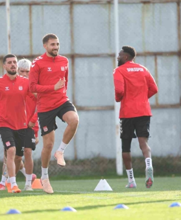 sivassporda-hatayspor-mesaisi-suruyor-8elAtjYB.jpg