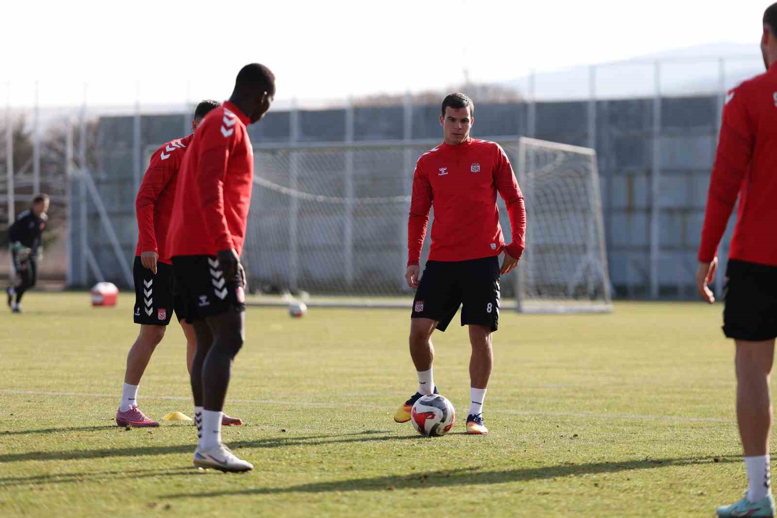 Sivasspor’da İstanbulspor maçı hazırlıkları sürüyor 8 sivassporda istanbulspor maci hazirliklari suruyor 4