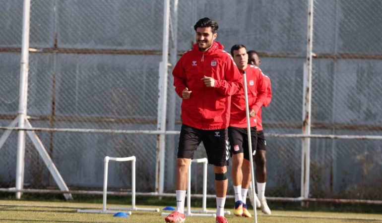 sivassporda-istanbulspor-maci-hazirliklari-suruyor-grruIHLi.jpg