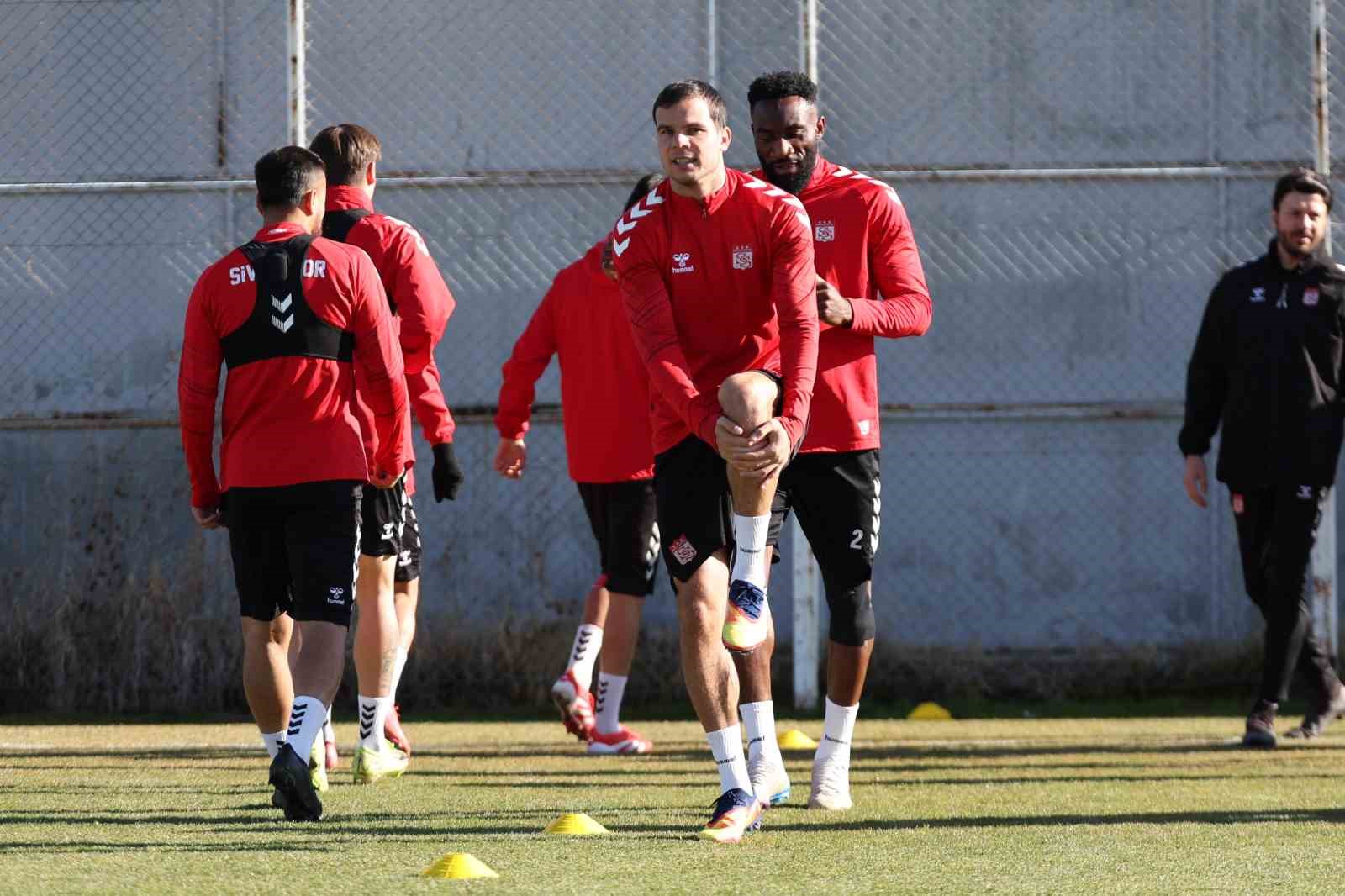 sivassporda istanbulspor macinin hazirliklari basladi 0 6Ne8SaD6