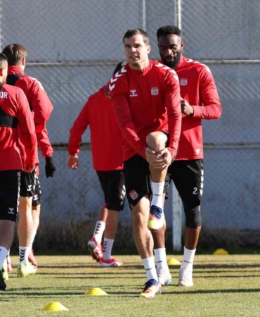 sivassporda-istanbulspor-macinin-hazirliklari-basladi-DpEVkwcK.jpg
