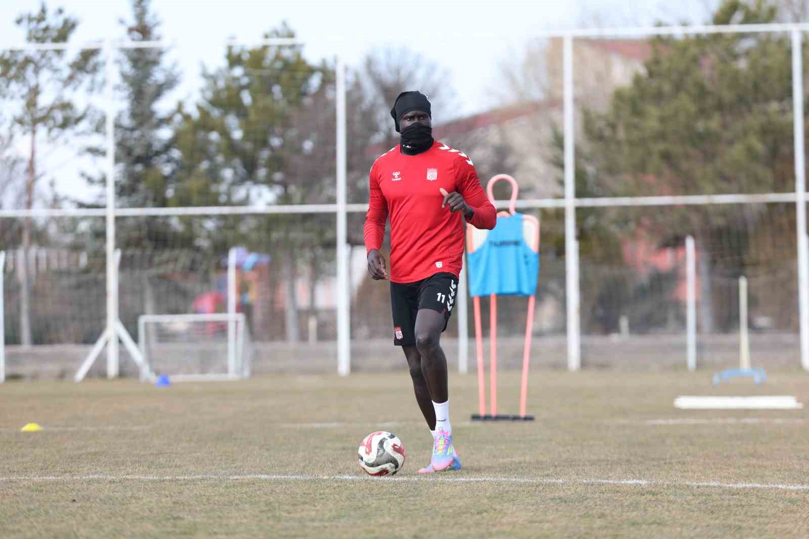 sivassporda manisa fk mesaisi 4 gOSVi9zX