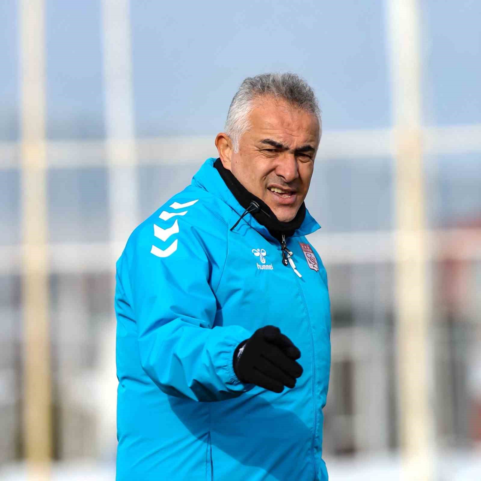 sivassporda mehmet altiparmak ile yollar ayrildi 0
