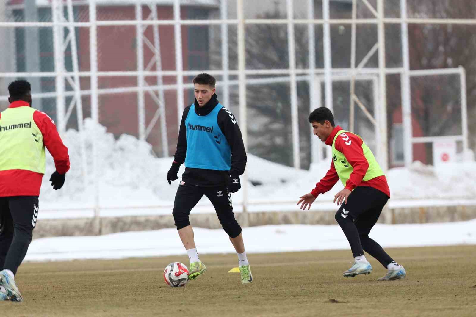sivassporda pendikspor maci hazirliklari suruyor 1 OFsiSbXe