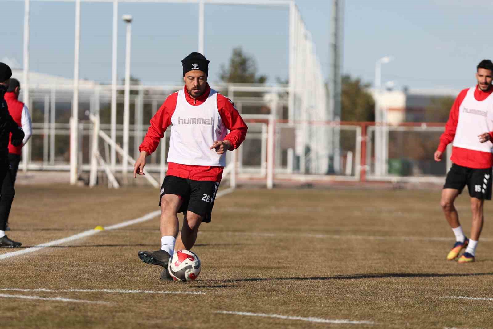 Sivasspor’da Ümraniyespor maçı hazırlıkları başladı 4 sivassporda umraniyespor maci hazirliklari basladi 0 kt6sbXdI