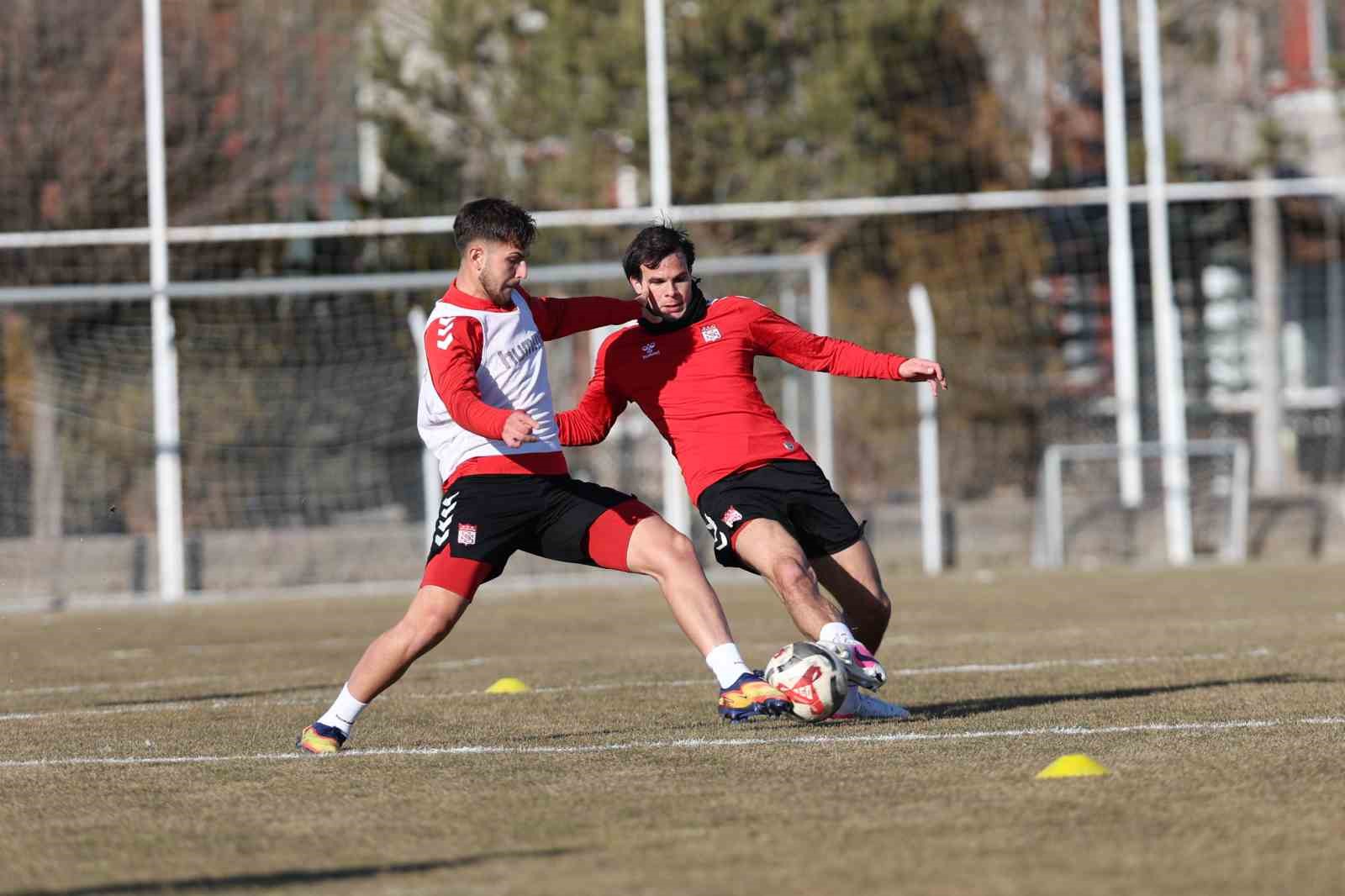Sivasspor’da Ümraniyespor maçı hazırlıkları başladı 8 sivassporda umraniyespor maci hazirliklari basladi 4 5NdCNOQj