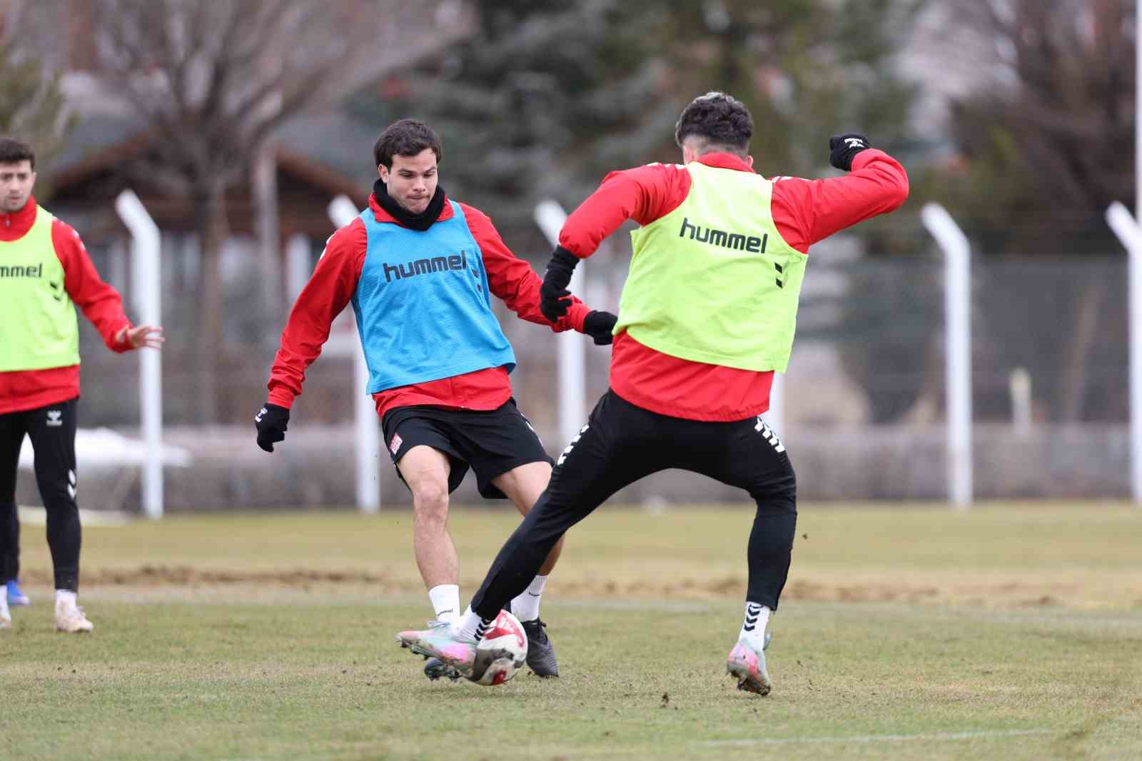 Sivasspor’da Vanspor hazırlıkları başladı 5 sivassporda vanspor hazirliklari basladi 1 btQzQtc5