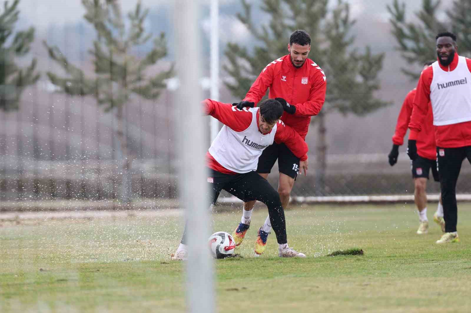 Sivasspor’da Vanspor hazırlıkları başladı 7 sivassporda vanspor hazirliklari basladi 3 jPajNILM