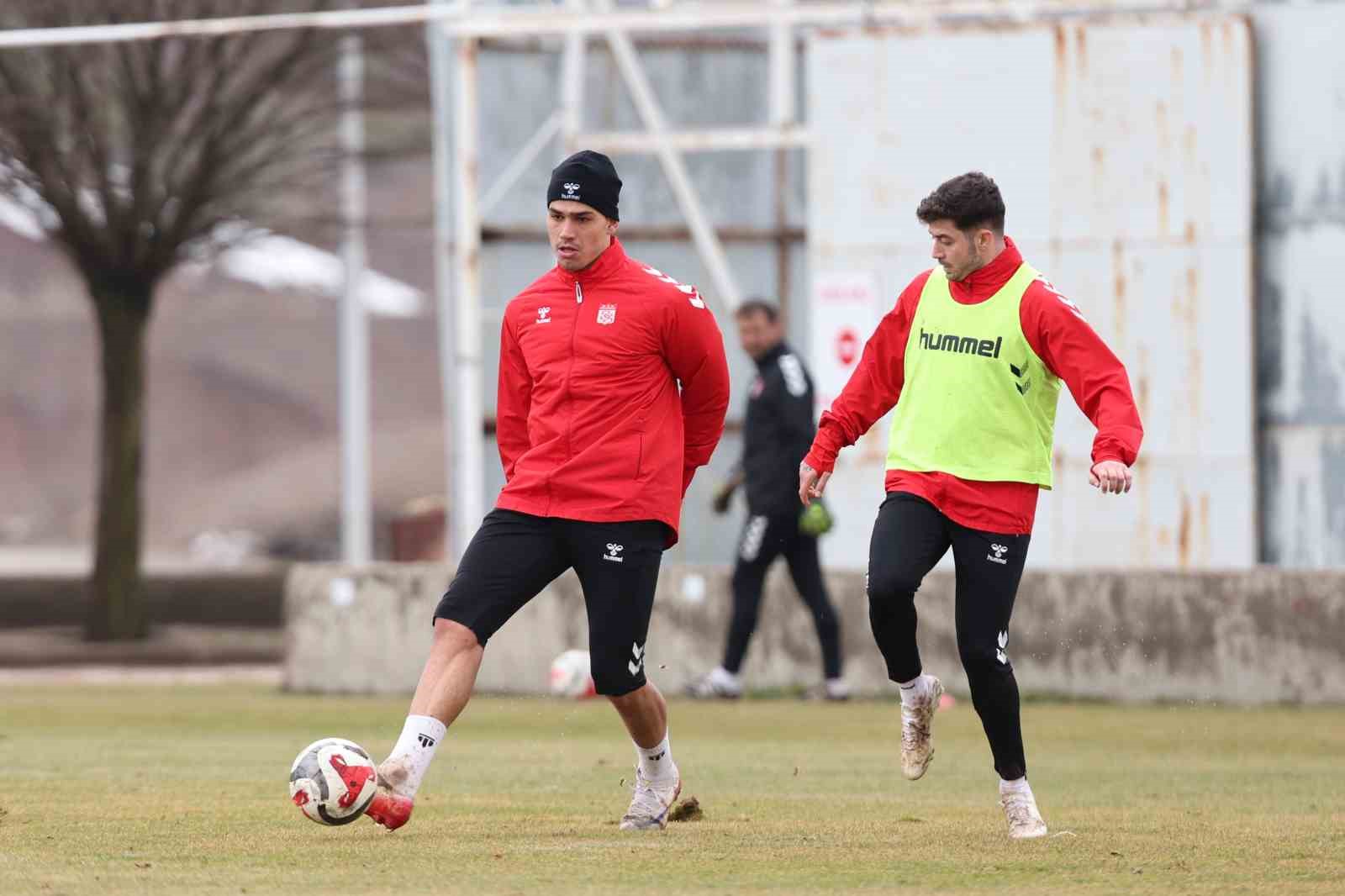 Sivasspor’da Vanspor hazırlıkları başladı 9 sivassporda vanspor hazirliklari basladi 5 fQOsn9pP