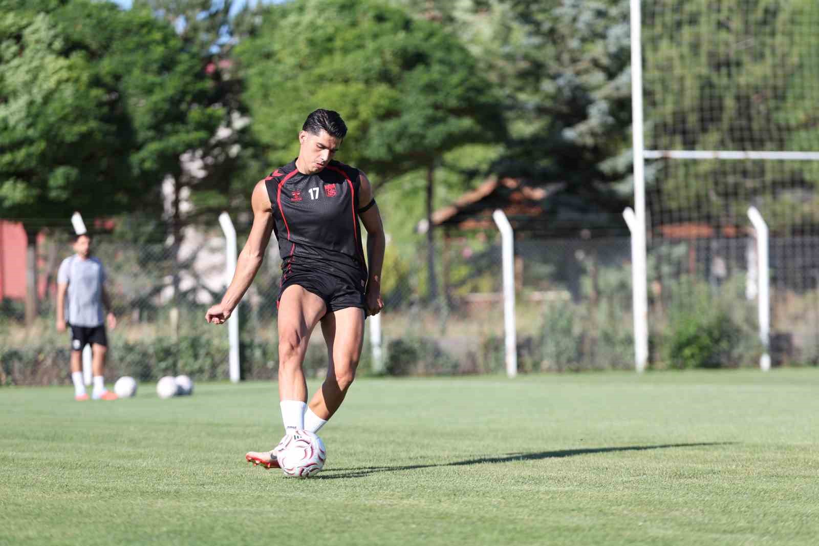 Sivasspor’da yeni sezon hazırlıkları tam gaz 4 sivassporda yeni sezon hazirliklari tam gaz 0 6sXsLMRP