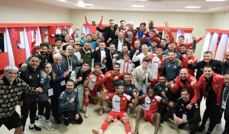 sivasspordan-galibiyet-pozu-1fiFGKNV.jpg