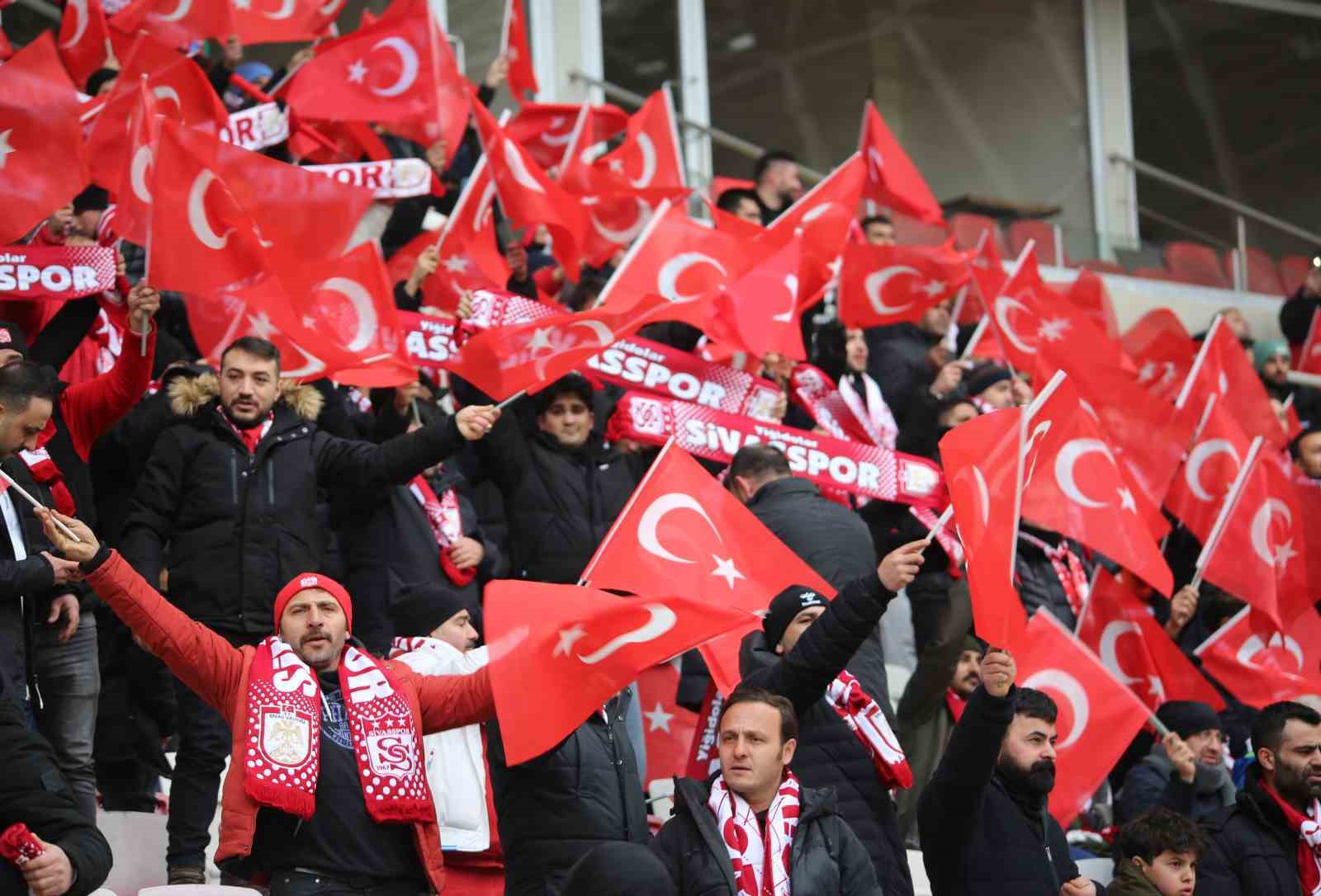 sivassporlu taraftarlar amed sportif faaliyetler macina ilgi gosterdi 1 EsqG2GlL