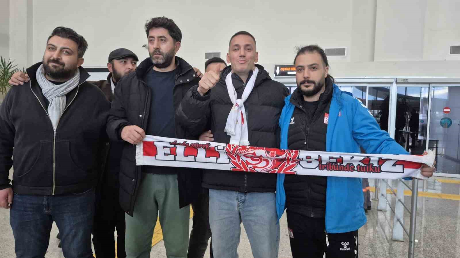 sivassporun prensipte anlastigi rey manaja coskulu karsilama 0 PbD3QTkZ