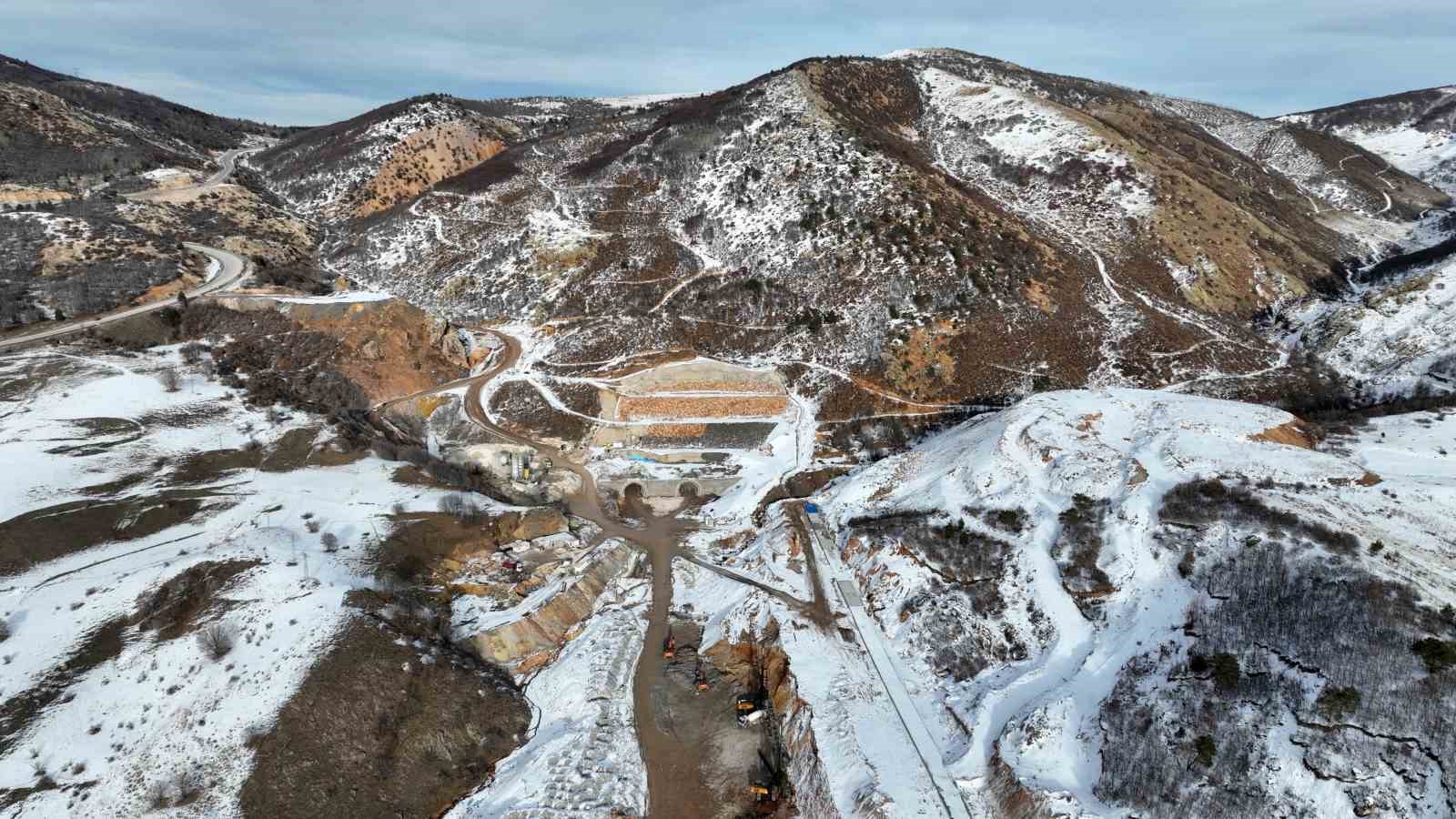 sivasta 12 yildir yapimi suren tunelin bu yil da hizmete acilamayacagi ogrenildi 2 q5UluyBh