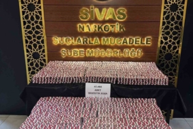 sivasta-133-bin-840-adet-uyusturucu-hapla-yakalanan-zanlilardan-biri-tutuklandi-tv6jfvaA.jpg