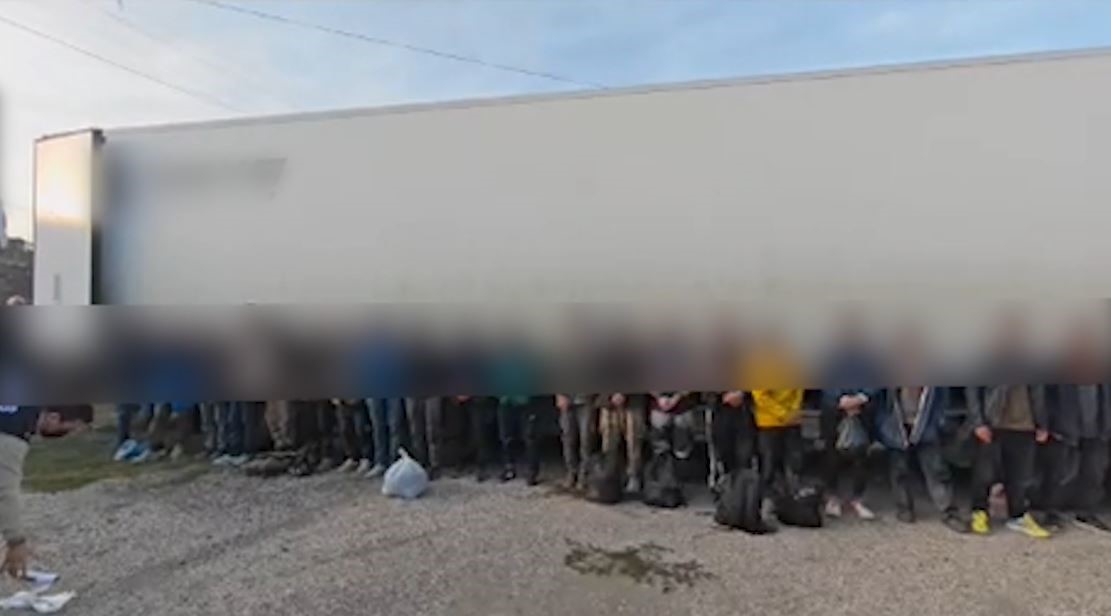 sivasta 14 ayri operasyonda 83 kacak gocmen yakalandi 1 amanBn56