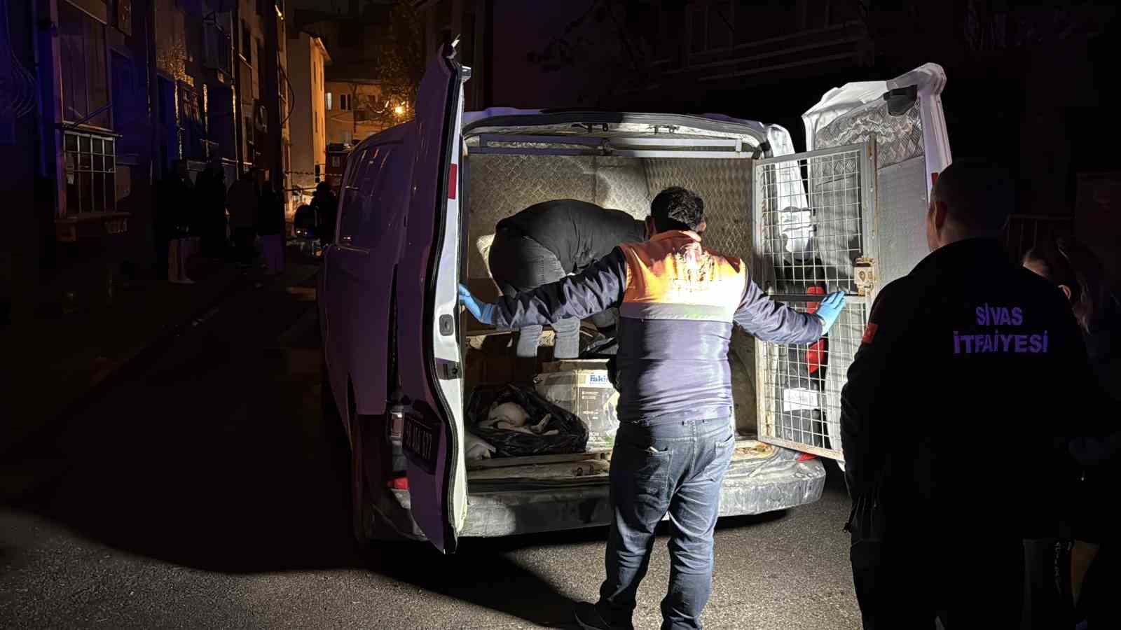 sivasta 2 katli evde cikan yanginda 26 kedi telef oldu 0 TmiyXGH1