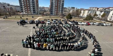 sivasta-302-genc-ayni-anda-kuran-i-kerimi-hatim-etti-3S6Qn5FV.jpg