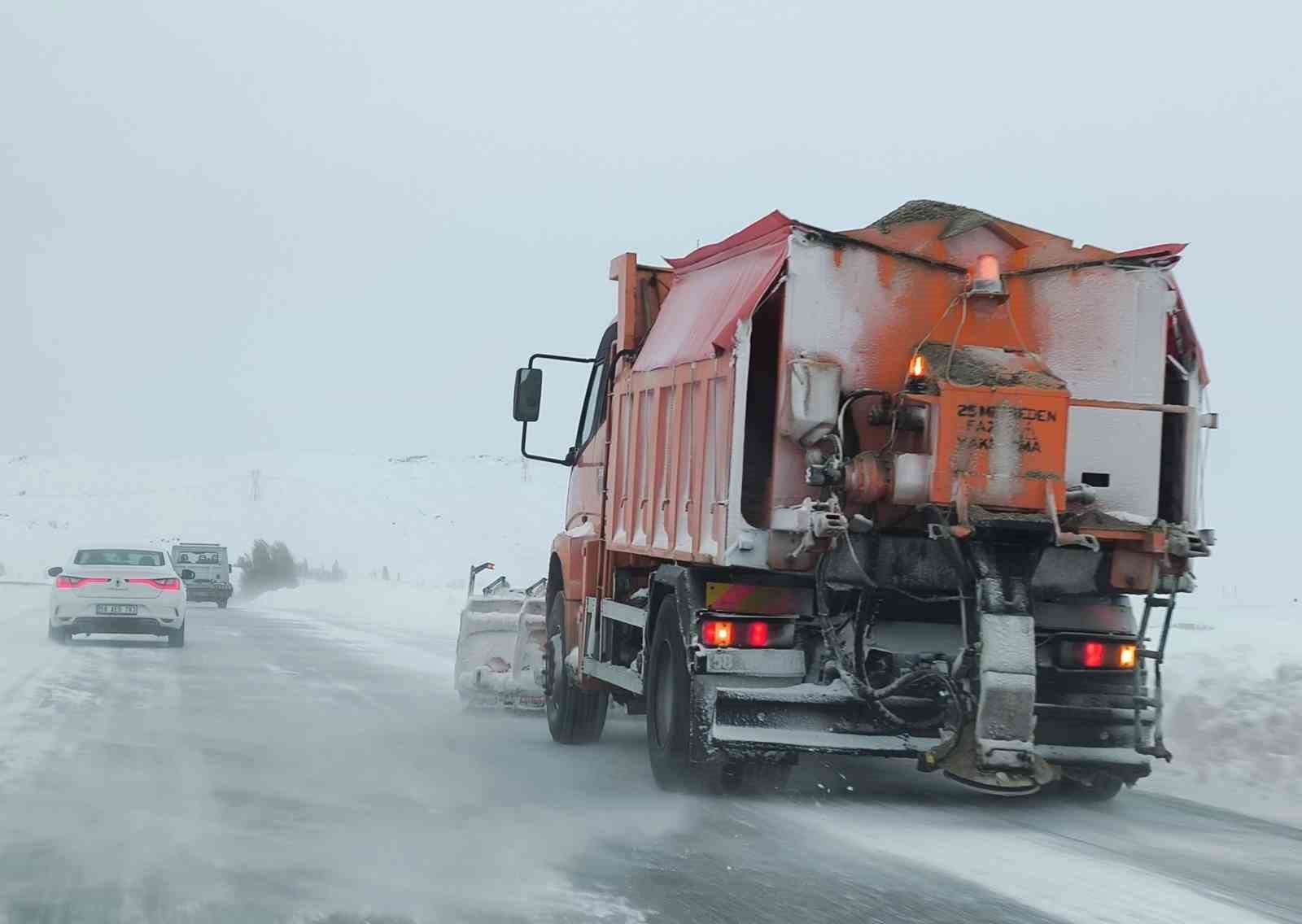 sivasta 800 yerlesim yeriyle arac ulasimi saglanamiyor 1 1cTUd2nh
