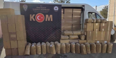 sivasta-840-bin-makaron-ve-yuzlerce-kilo-kacak-tutun-ele-gecirildi-l3EEmPf6.jpg