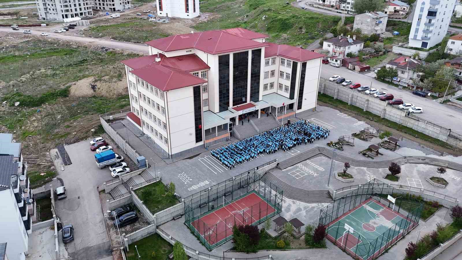 sivasta 900 ogrenci eszamanli hareket etti hep bir agizdan feda turkiyem dedi 0 dpwbyCf9
