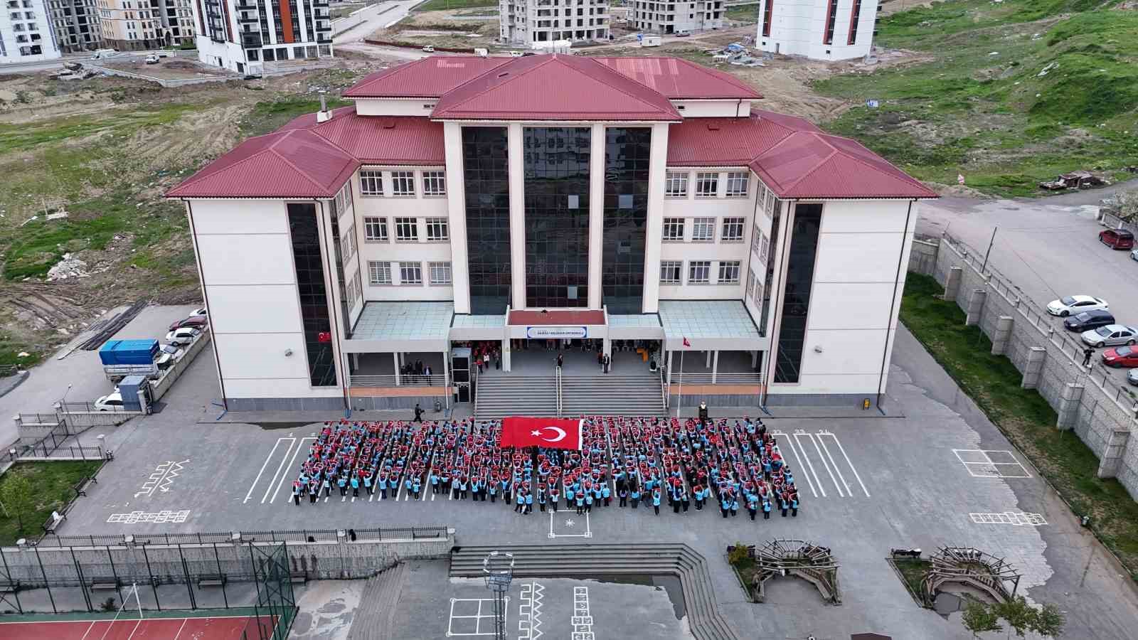 sivasta 900 ogrenci eszamanli hareket etti hep bir agizdan feda turkiyem dedi 2 RgGYbRh6