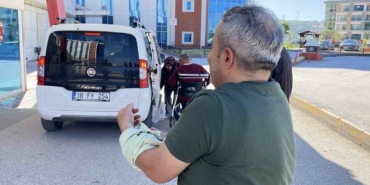 sivasta-acemi-kasaplar-hastanenin-yolunu-tuttu-QyA4WtCj.jpg