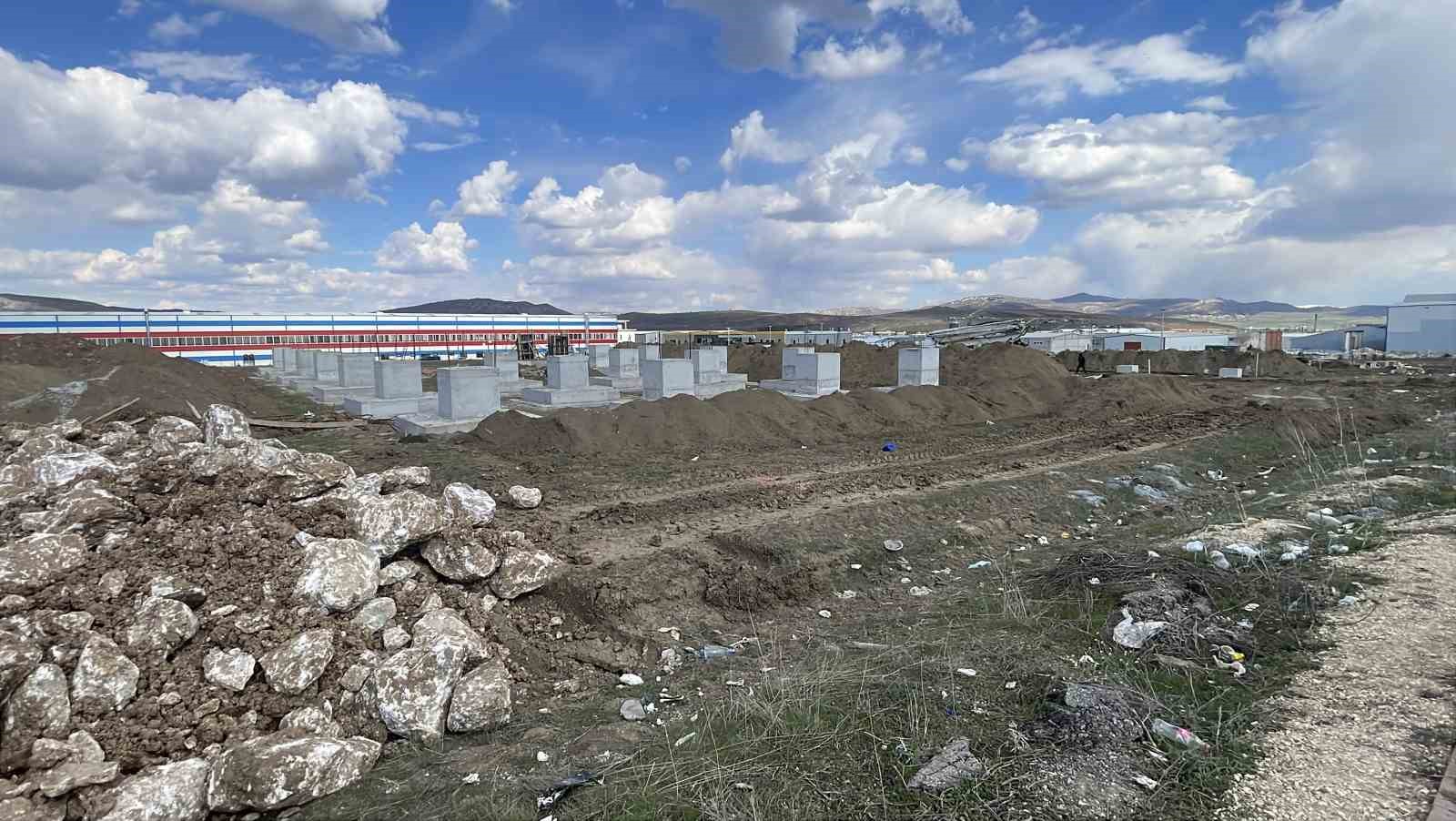 sivasta beton kalibina dusen genc isci hayatini kaybetti 4 h2M7UlNU