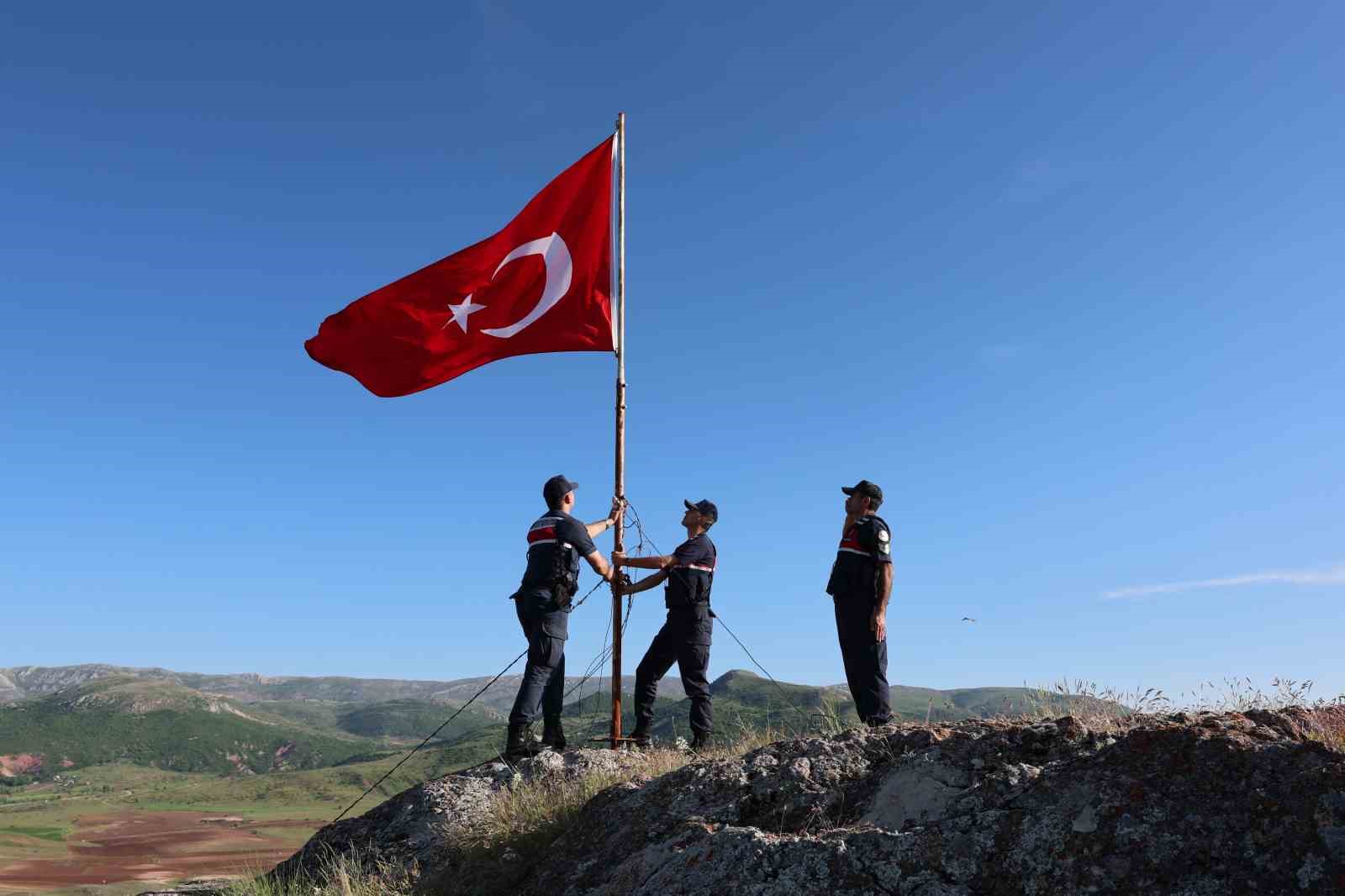 sivasta bu kalede 8 asirdir turkun bayragi dalgalaniyor 5 UCQekNSt