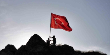 sivasta-bu-kalede-8-asirdir-turkun-bayragi-dalgalaniyor-HYrOZSgv.jpg
