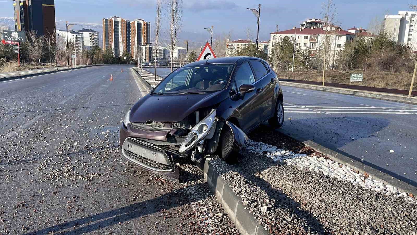 Sivas’ta buzlanma zincirleme kazaya neden oldu, çok sayıda araç birbirine girdi 6 sivasta buzlanma zincirleme kazaya neden oldu cok sayida arac birbirine girdi 2 5nJkIVMv