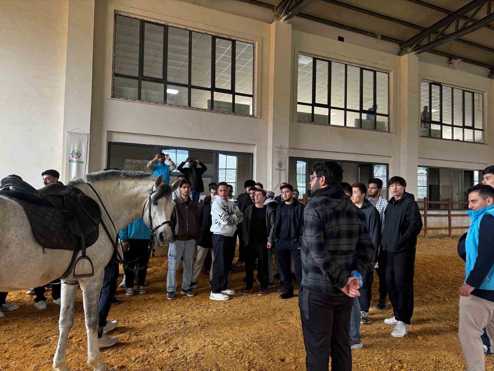 sivasta egitim goren uluslararasi universite ogrencileri turk dunyasi genclik kampinda bir araya geldi 5 LLhXu1cE